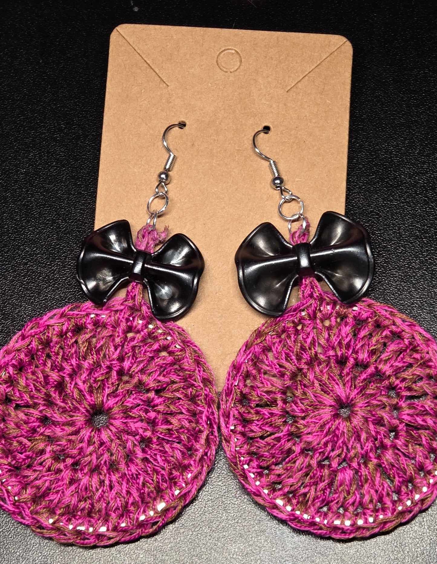 Bow dangles