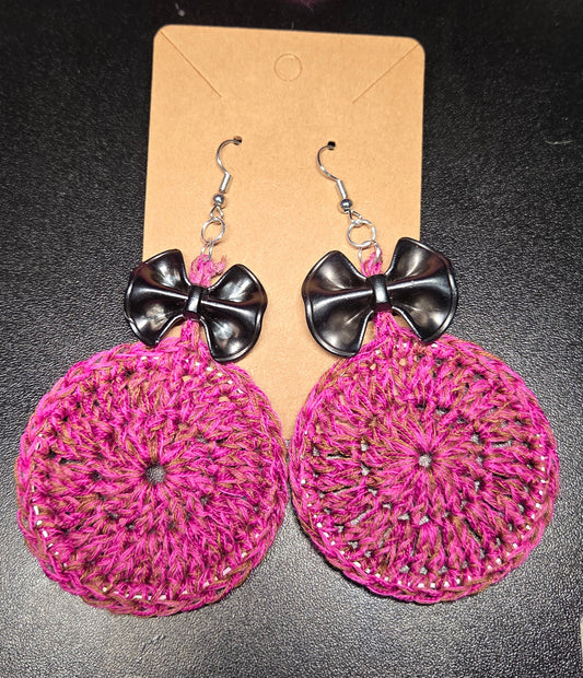 Bow dangles